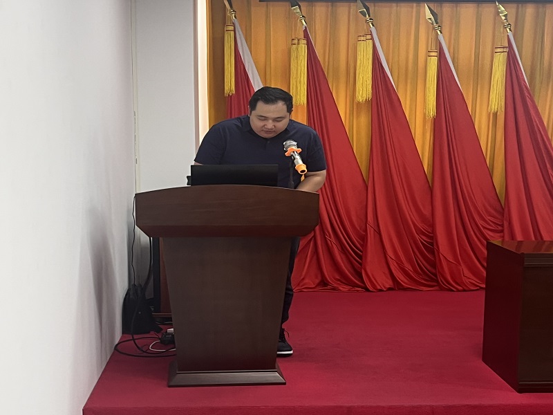 1782868742322135.jpg 新党员代表发言.jpg